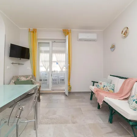 Gilda 50m Da Sabbia E Parcheggio Ferienhaus Torre Santa Sabina